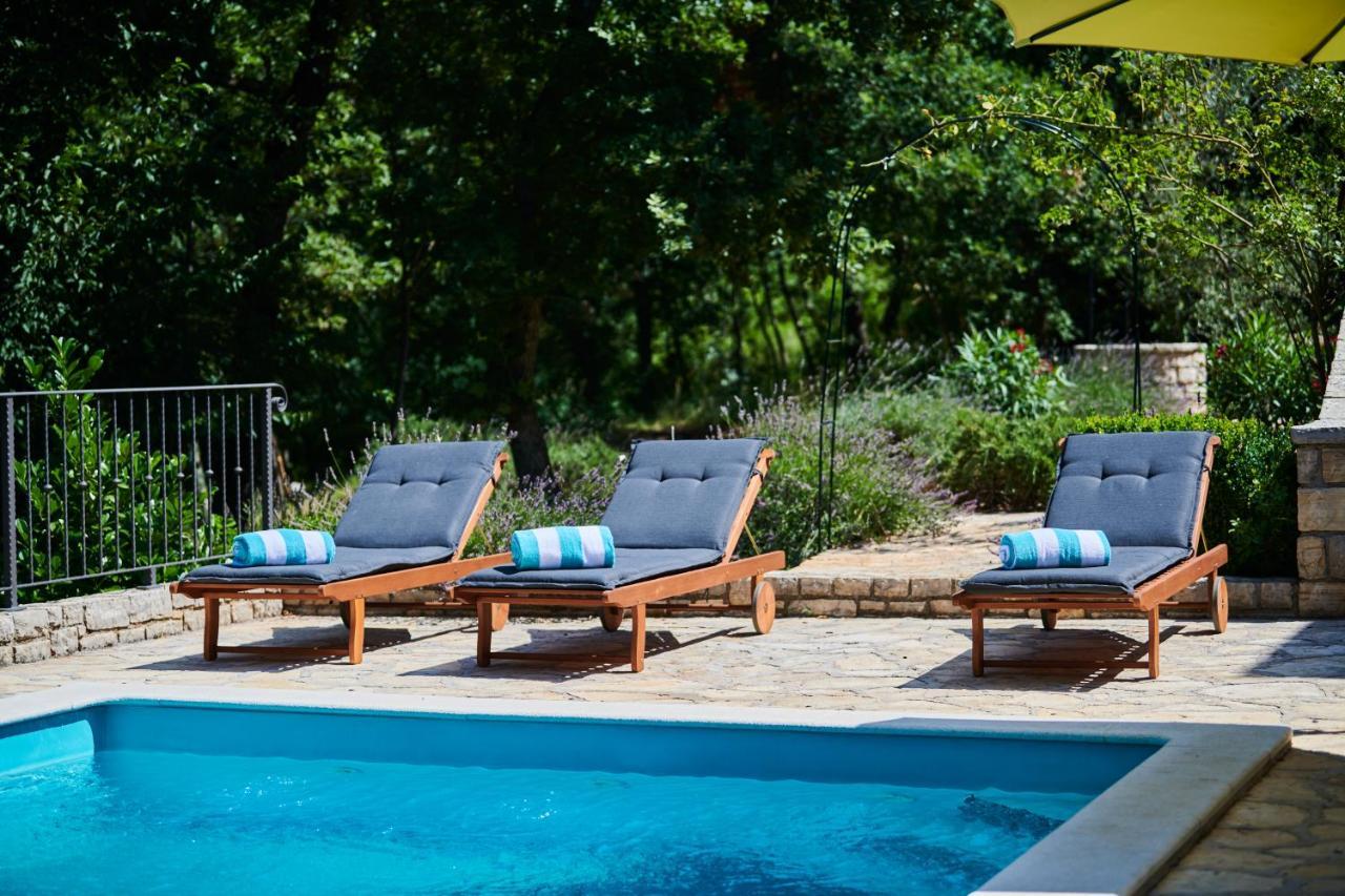 Villa Volpija บูเย ภายนอก รูปภาพ