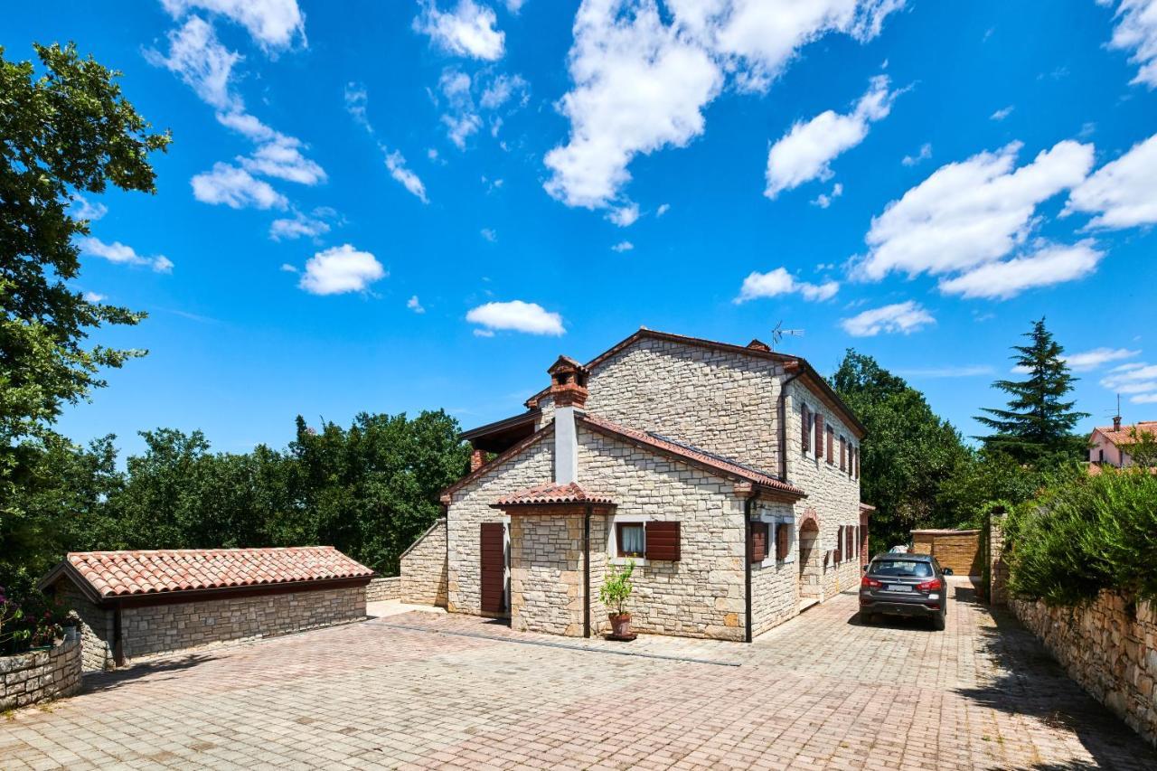Villa Volpija บูเย ภายนอก รูปภาพ