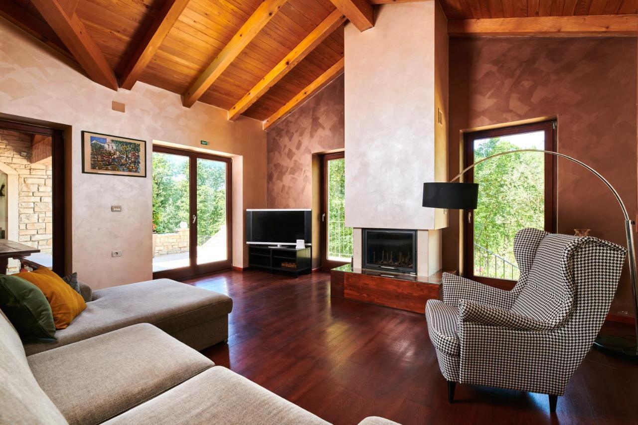 Villa Volpija บูเย ภายนอก รูปภาพ